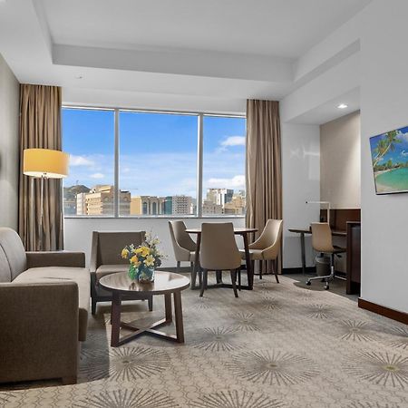 Holiday Suites Al Azizia Mecca Exterior foto A room at the hotel