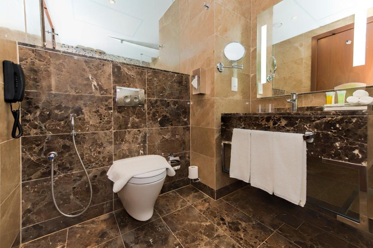 Holiday Suites Al Azizia Mecca Exterior foto Bathroom