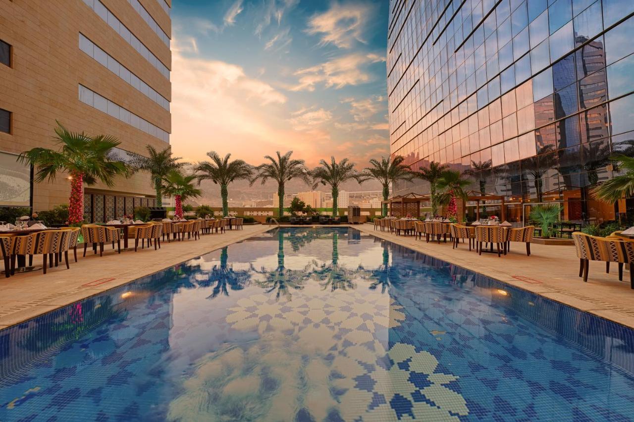 Holiday Suites Al Azizia Mecca Exterior foto The pool at Jumeirah Jumeirah