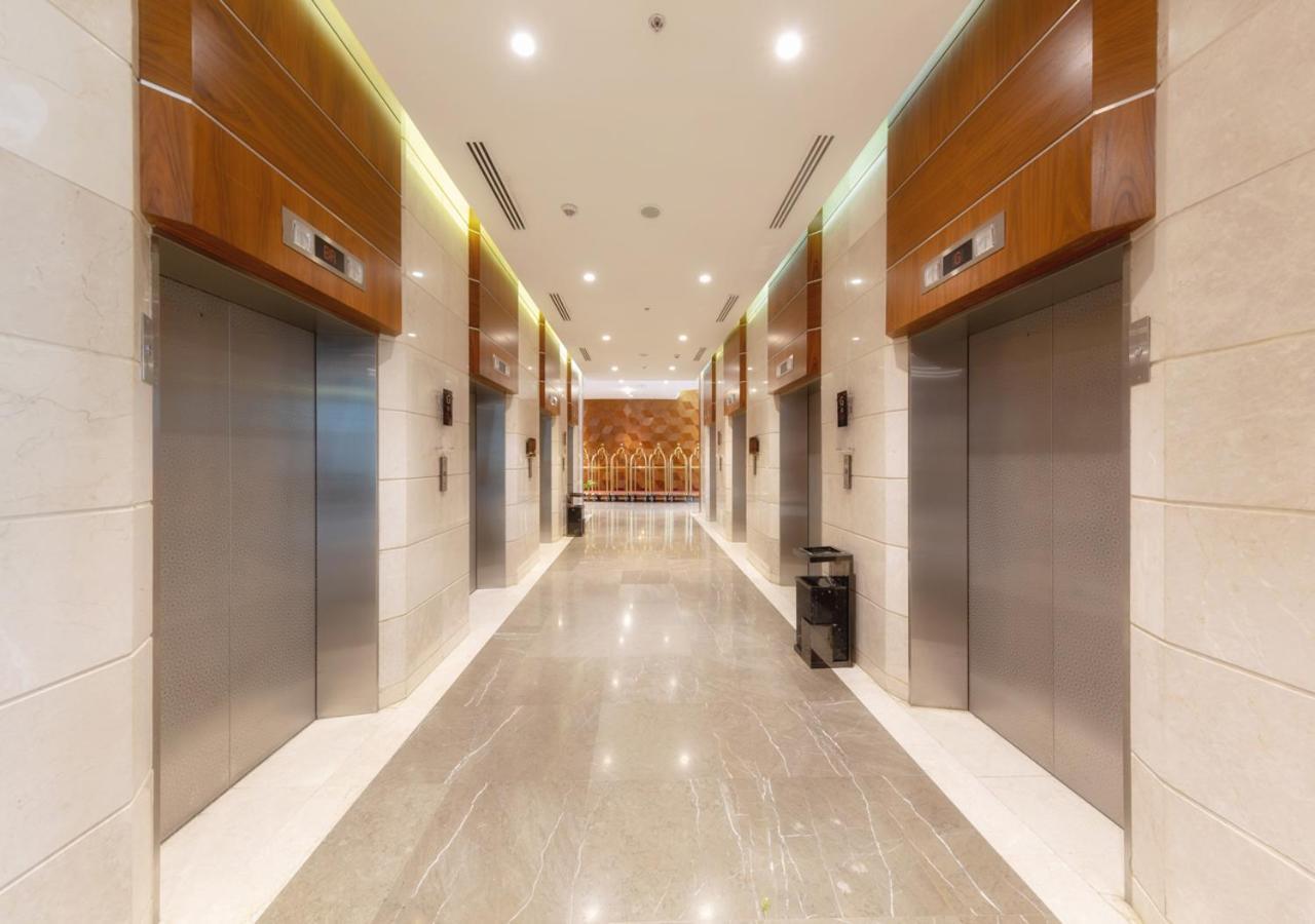 Holiday Suites Al Azizia Mecca Exterior foto The hotel's interior